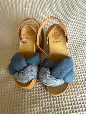 Sam & Libby Blue Knotted Denim and Light Gray Embroidered Sandals
